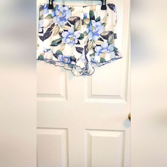 Echo M White Floral Print  with Blue Flowers Ruffles Women's Shorts Sleepwear - Picture 1 of 8